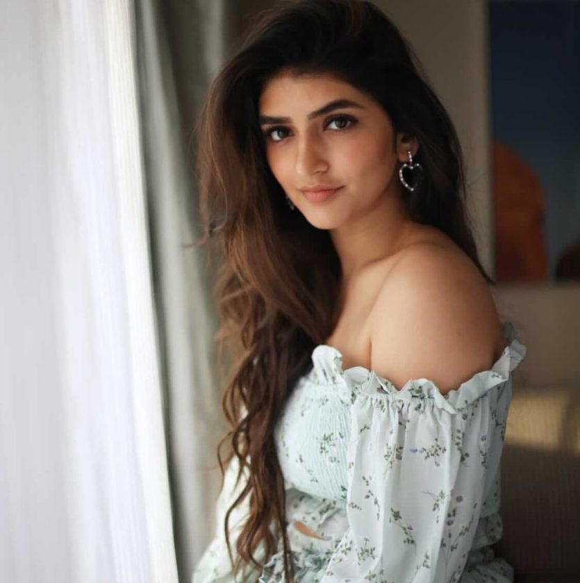 Sreeleela Hot Cute Stunning Pictures 6 835x840 1